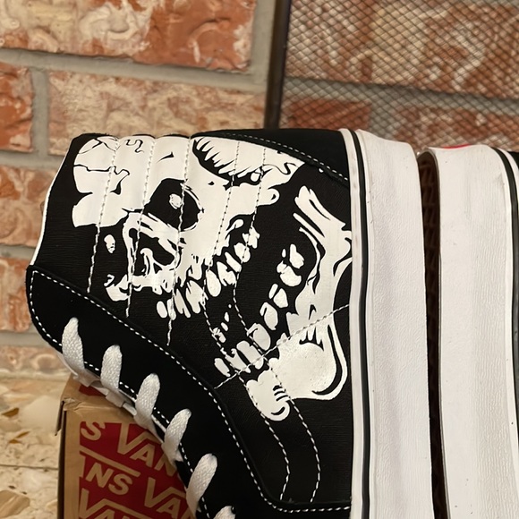 Vans Sk8 hi Tim Glow skulls black and white Glow in the dark men’s size 7.5 - Picture 7 of 9